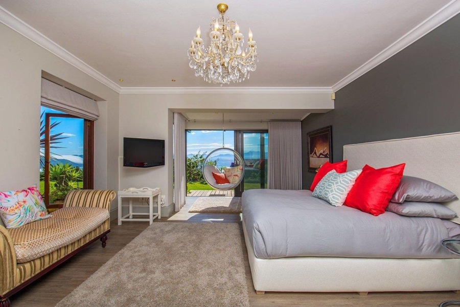 7 Bedroom Property for Sale in Pezula Golf Estate Western Cape